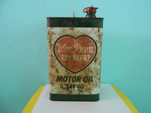 END OF SUMMER SALE!!! Vintage Winn Penn Red Heart Motor Oil Can
